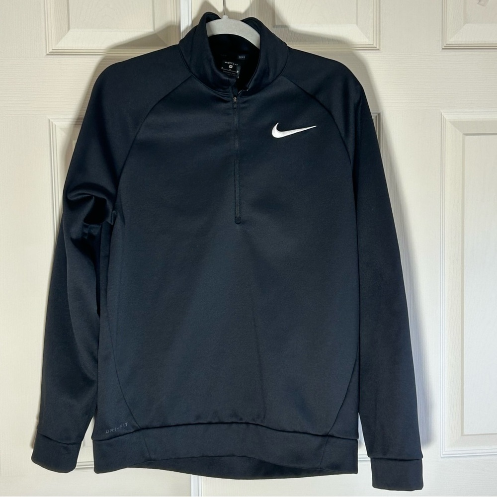 Nike Men’s Dri-Fit Therma long sleeve 1/4 zip training top in black size medium